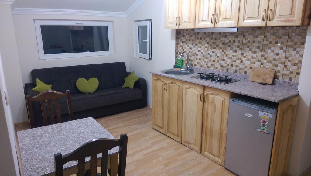 Apartments Komakhidze 68 Batumi Exterior photo